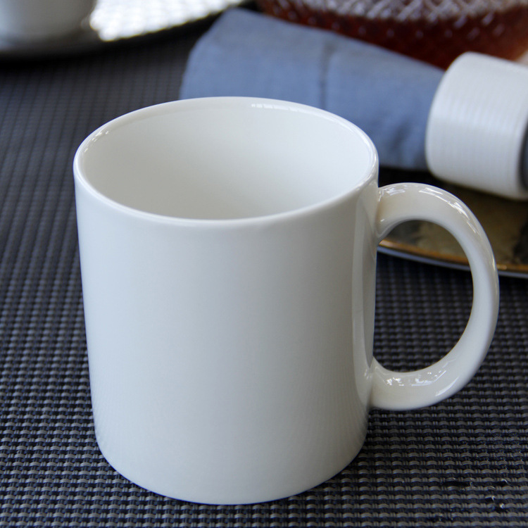 Round handle white cup